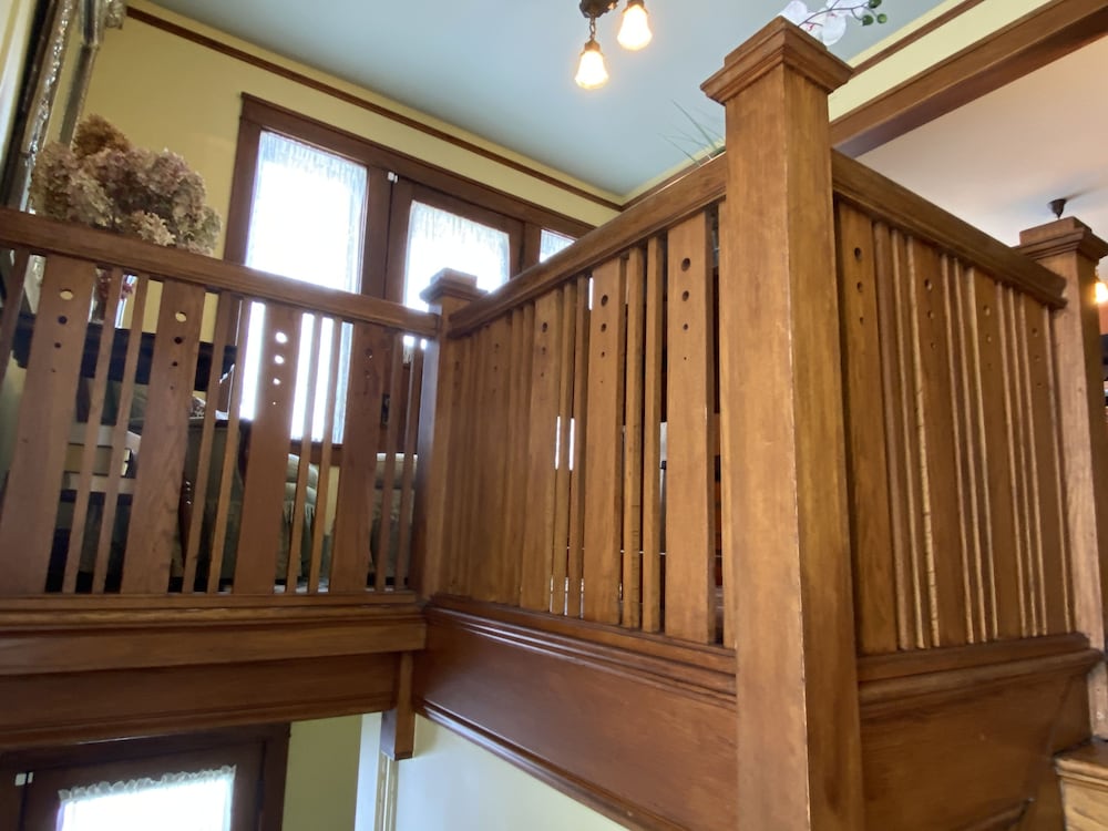 Vineyard Mansion & Carriage House Bed & Breakfast