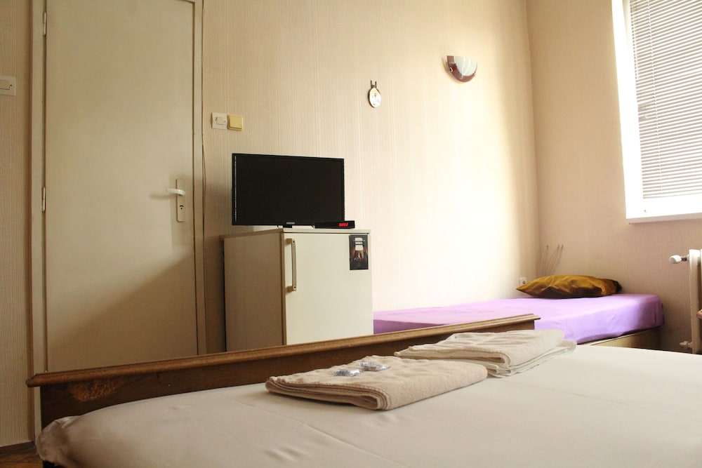 Guest rooms Repos
