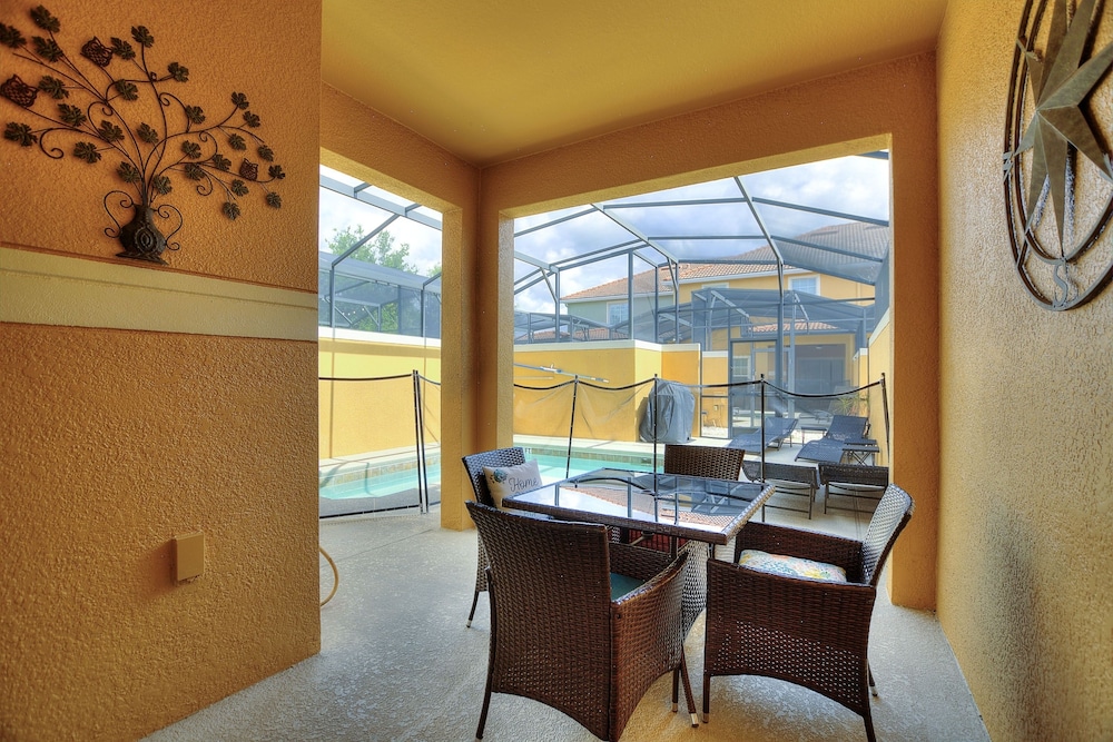 Sunny Paradise Retreat At Paradise Palms By Shine Villas 4 Bedroom Townhouse