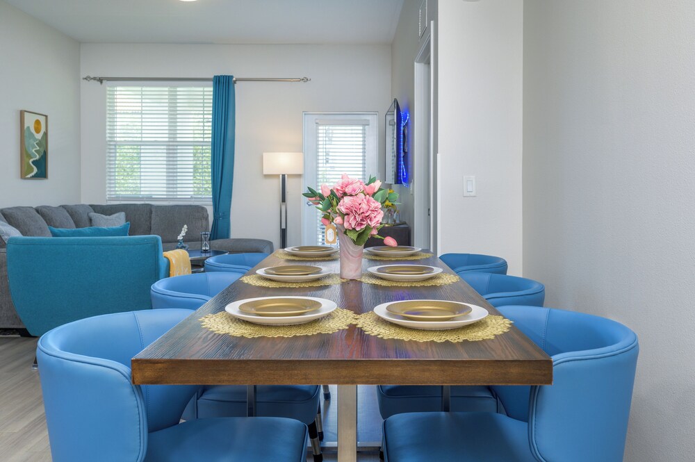 Epic Universe Brand New Modern Vista Cay Reserve Condo - 6005