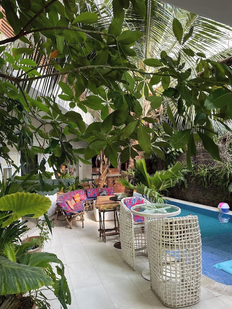 Pool & Wellness