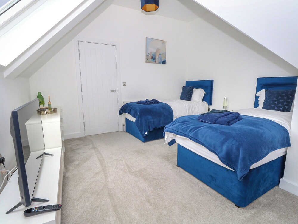 66A Danecourt Road