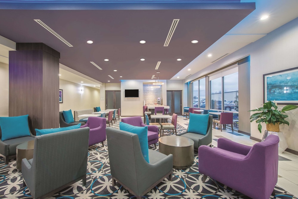 Enid Vacations - La Quinta Inn  Suites by Wyndham Enid - Property Image 6