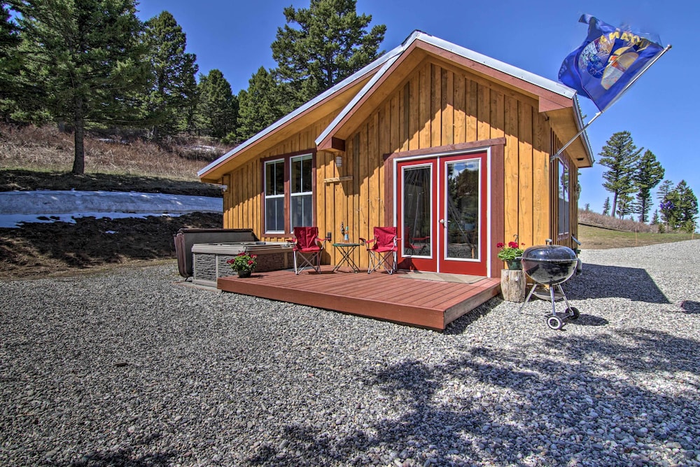 Remote Mtn Retreat w/ Hot Tub: Outside Bozeman! view 3