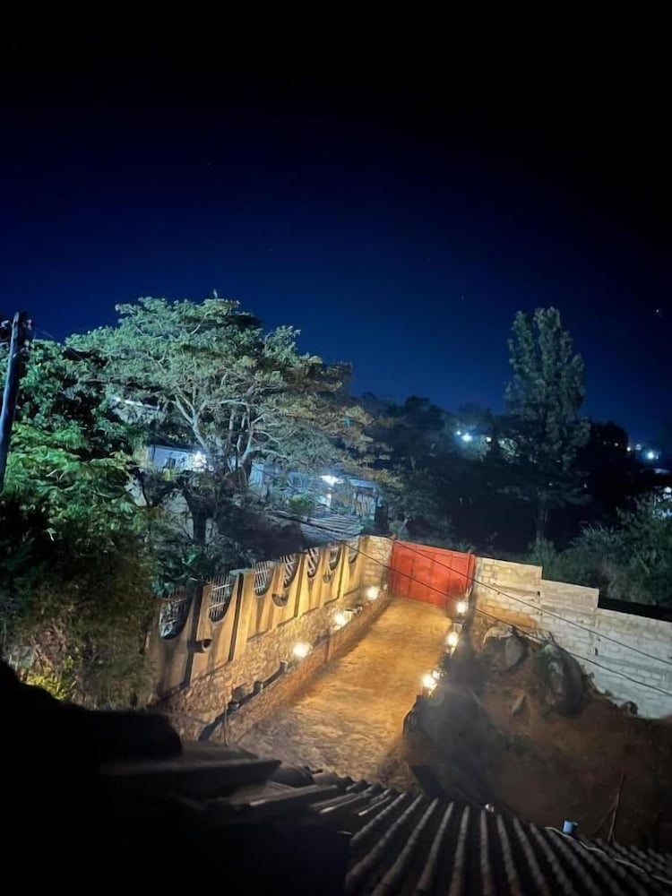 Safari junction backpackers hostel