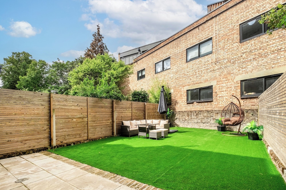 Luxury 4 Bedroom House in Central London
