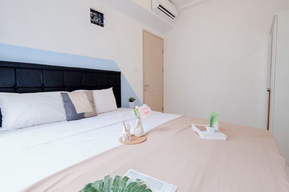 Blue Accent Minimalist 2Br At Tokyo Riverside Pik 2 Apartment