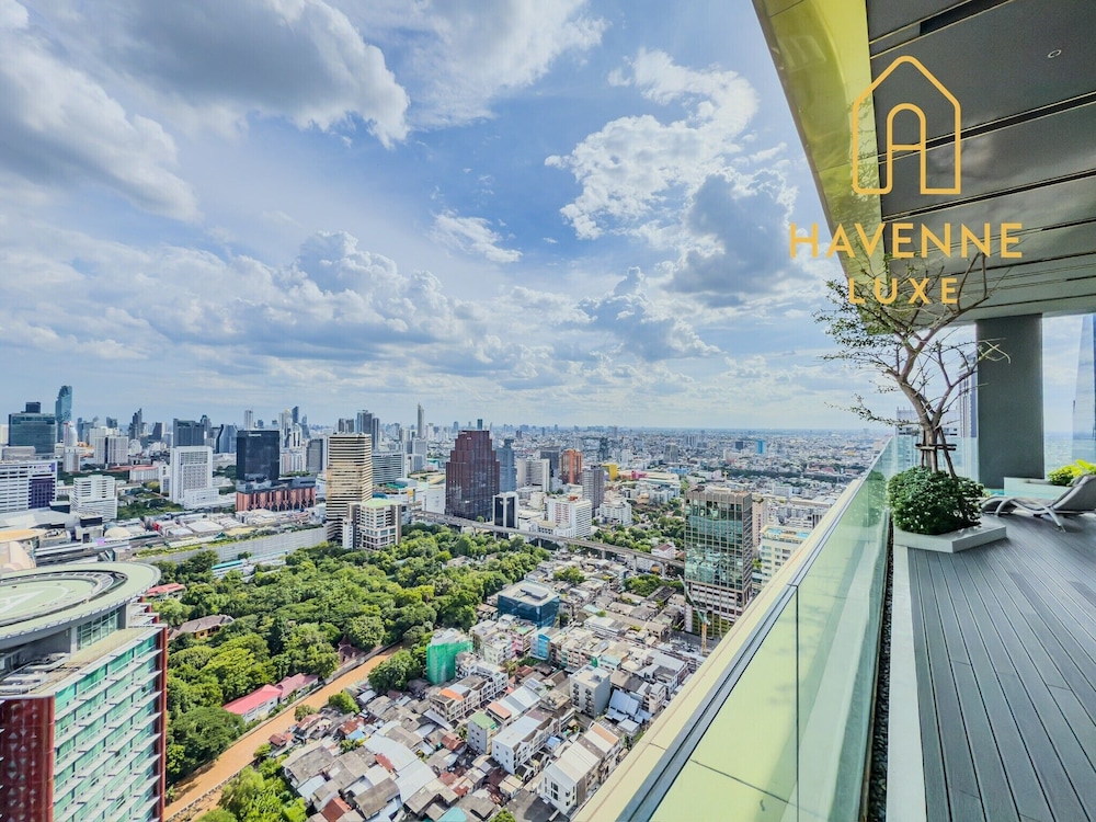 New City Condo in Central Bangkok ·