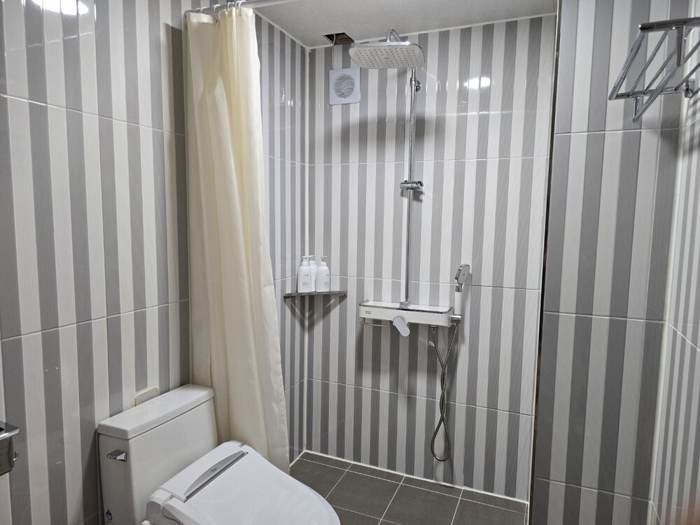 Incheon Vacations - Ganghwado Mare Seawater Poolvilla - Property Image 28