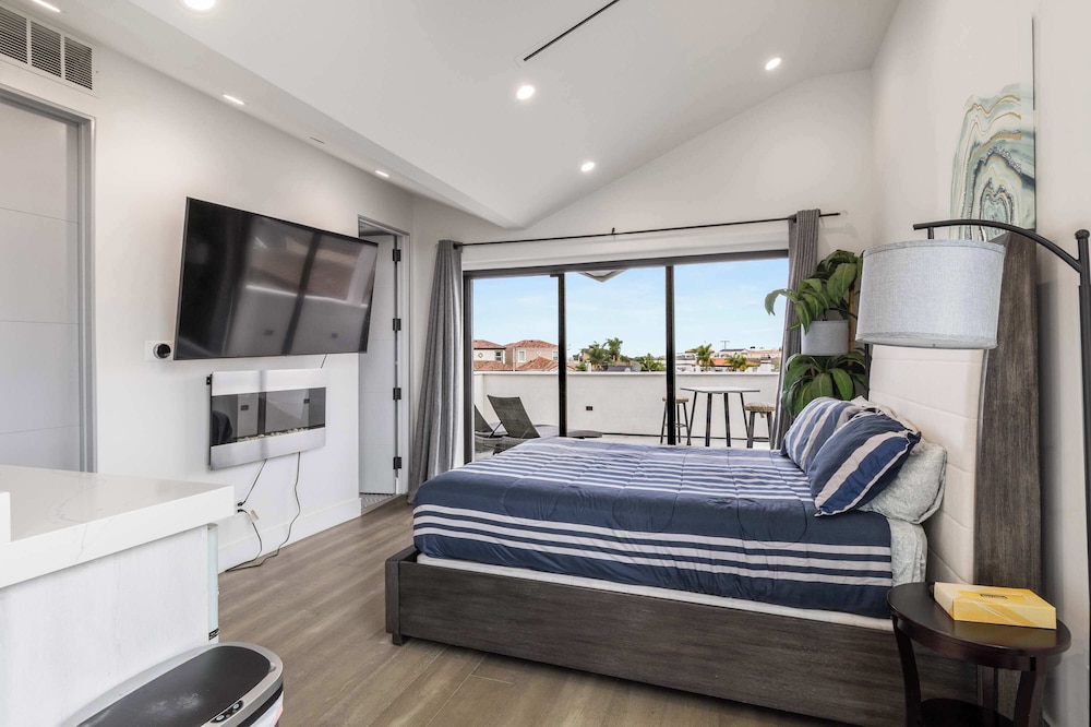 @ Marbella Lane - Luxi 4BR Haven w/ Skyscape Views
