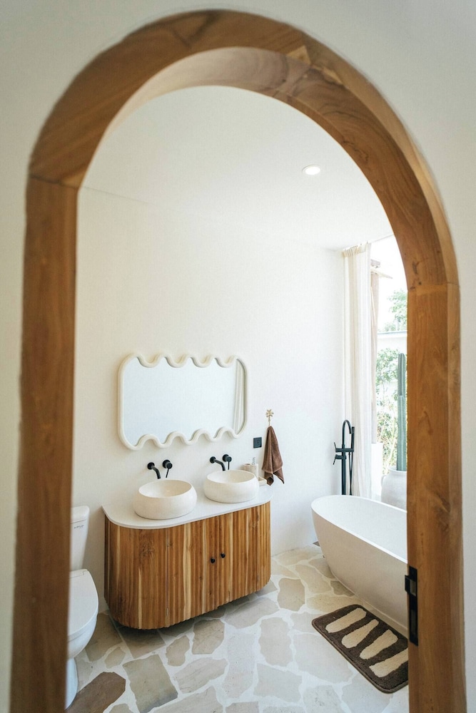 Trendy Boho 3BR Cozy Living 5min to La Brisa