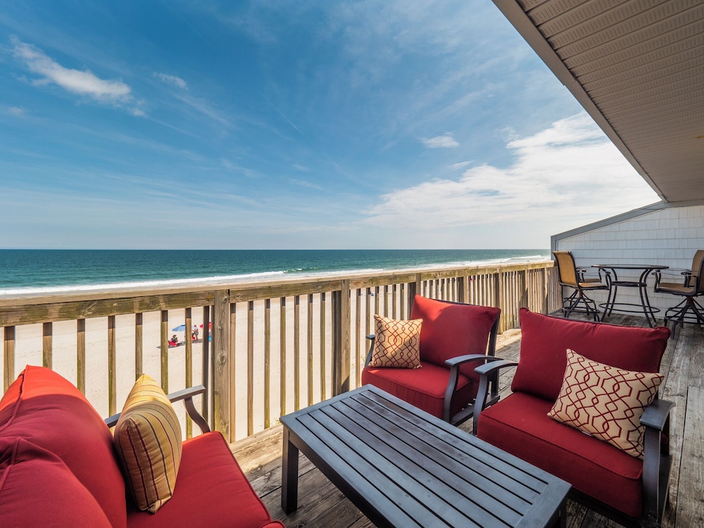 Queens Grant by Topsail Realty