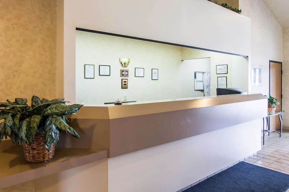 Albany Vacations - Rodeway Inn Salem - Property Image 2