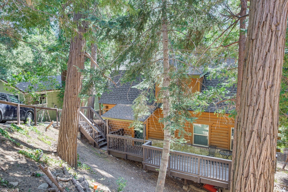 Cabin ~ 1 Mi to Lake Gregory & Hiking!