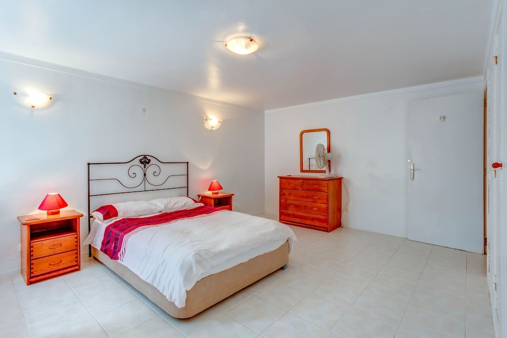 Montenegro Superbly Located Family Vila W