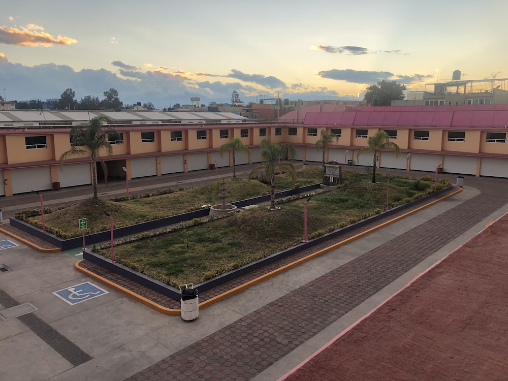 Hotel & Villas 7