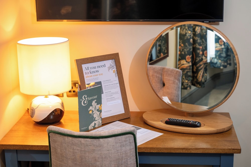 Wheatsheaf Hotel - Virginia Water by Chef and Brewer Collection