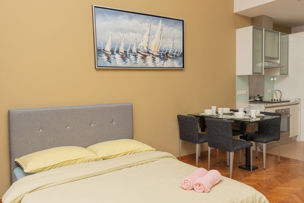 Straits Quay Waterside Suites