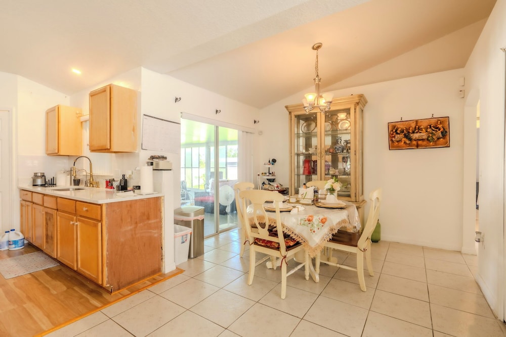 Flint and Kingscrest, LLC - Private Rooms in Shared Home