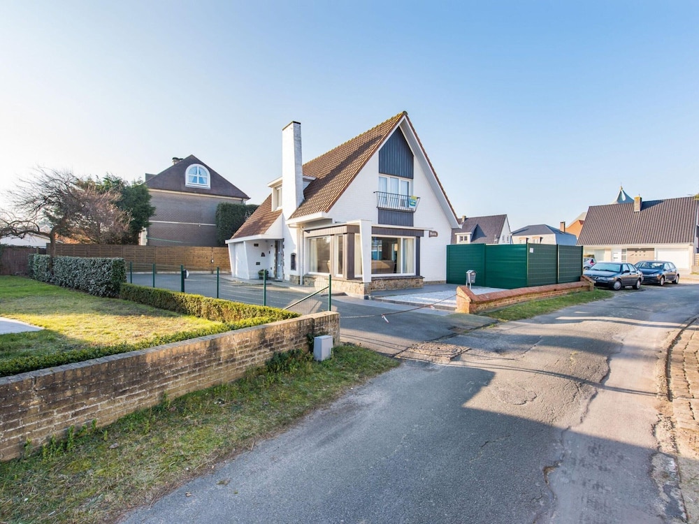 Villa in Koksijde Near the Sea