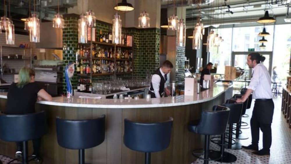 bar