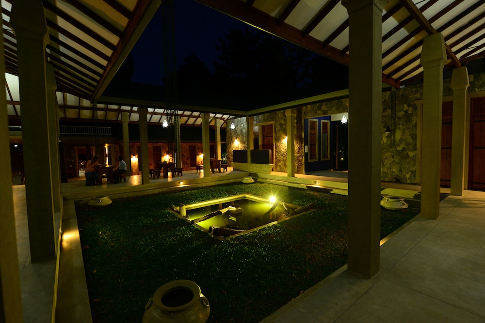 Nil Diya Mankada Safari Lodge