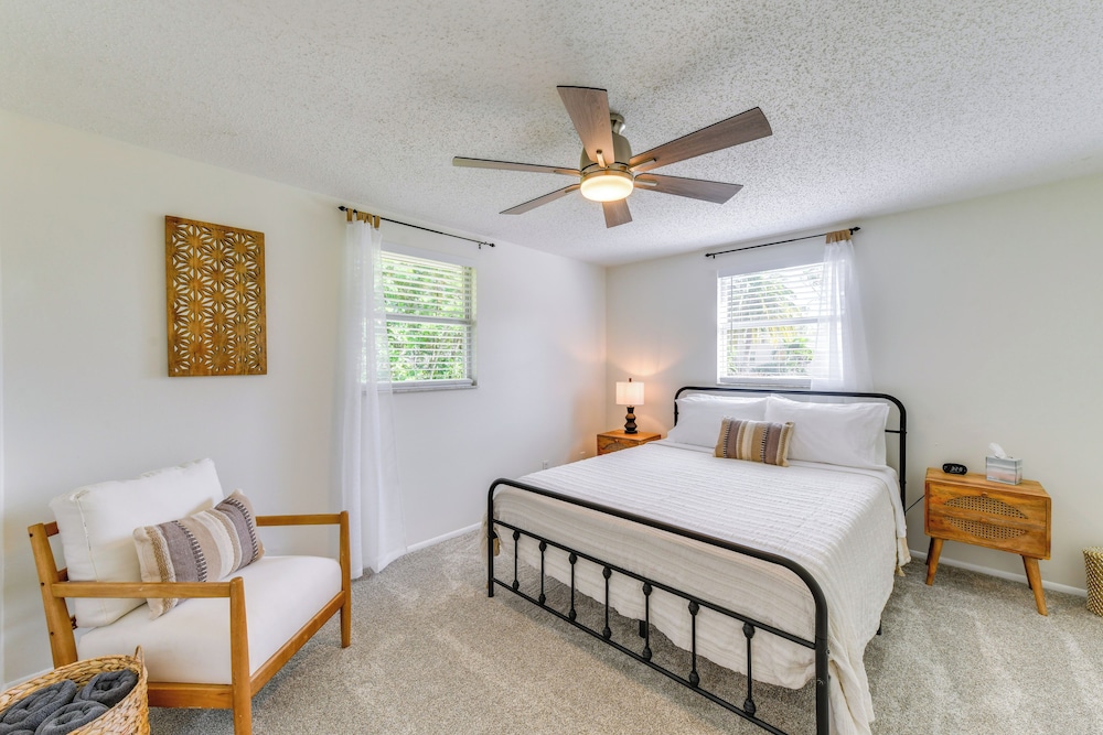 Near Beaches + Downtown: Sarasota Home w/ Lanai