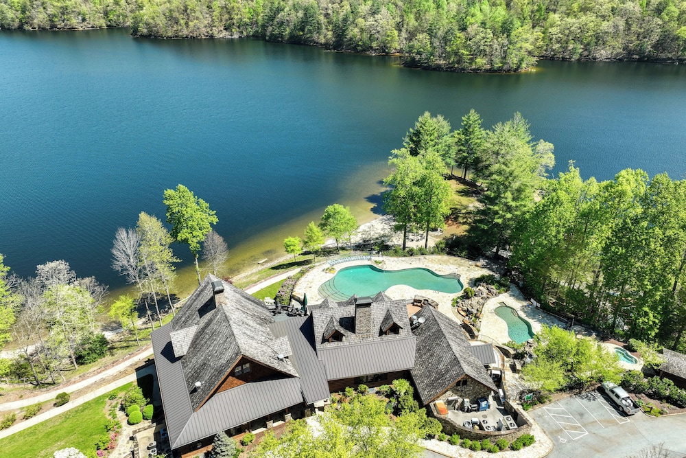 Lake & Pool Access at Bear Lake Reserve Condo!