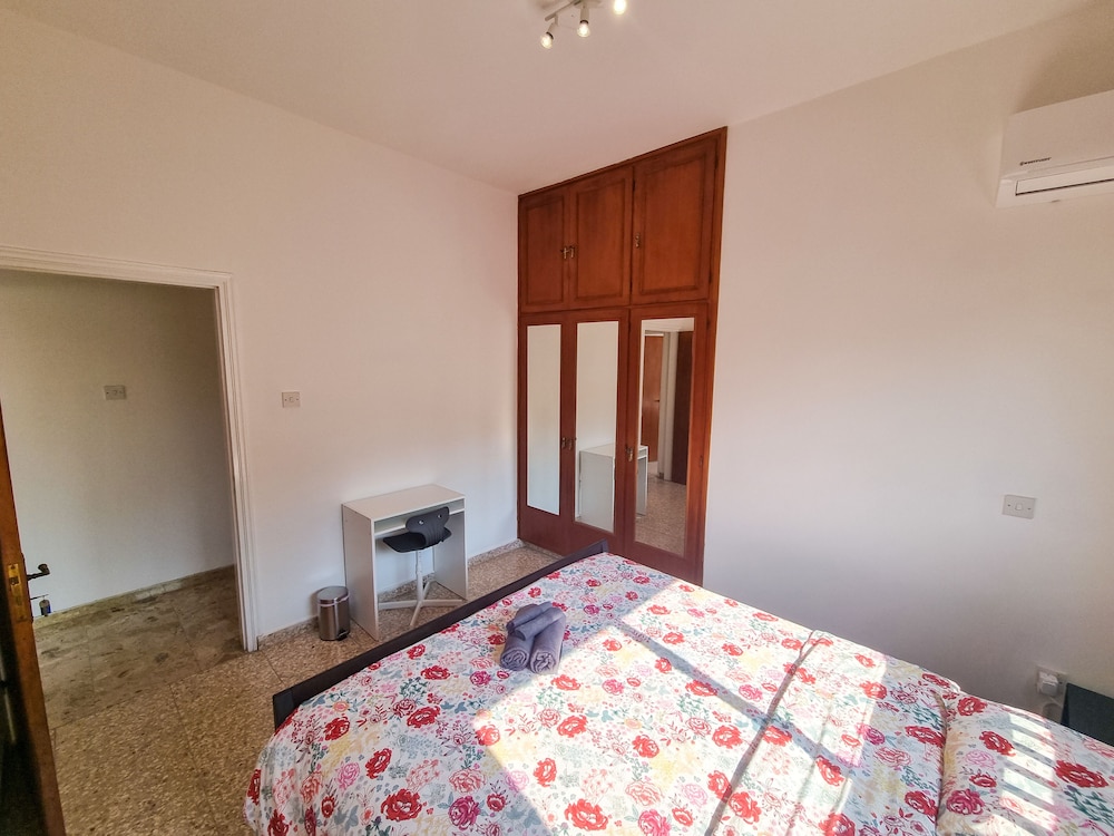 Luxury City Rooms view 4