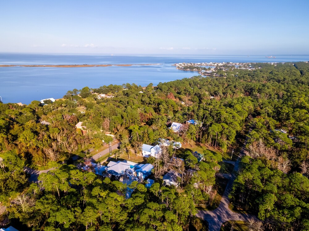 The Island Spot - 721 Bienville 3 Bedroom Home by RedAwning view 4