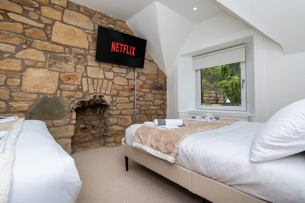 2 Bedroom Cottage-hot Tub-free Parking