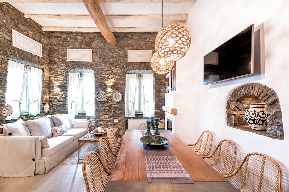 Ifigeneia Luxury Villas