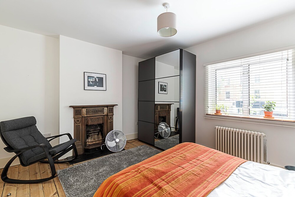 Stylish Chiswick Apartment With a Private Terrace