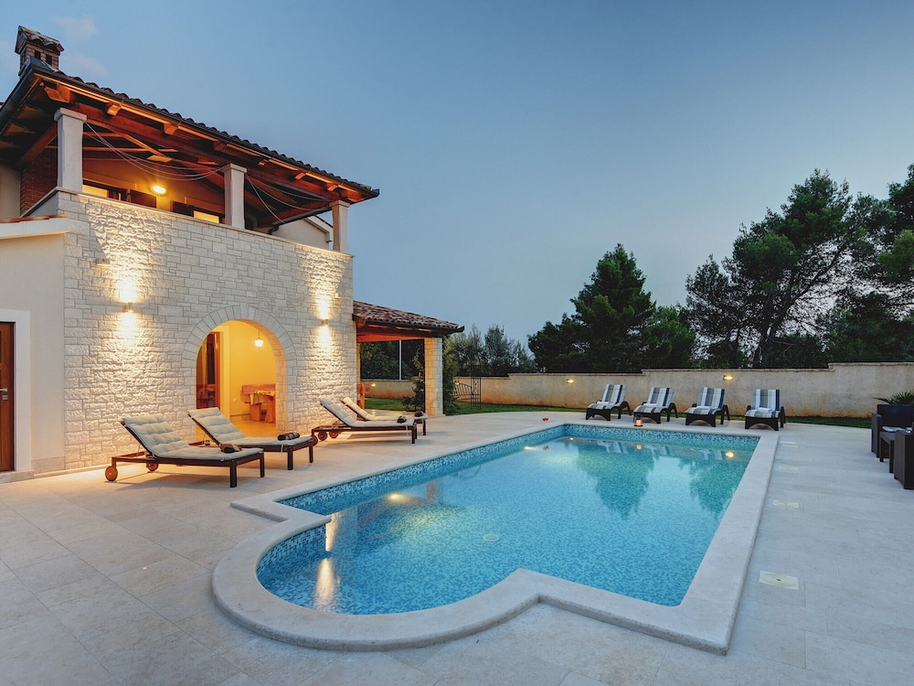 Detached Villa With Swimming Pool in the South of Istria Near the Sea view 5