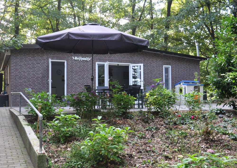 Cottage in Leenderstrijp Near Nature Reserve view 4