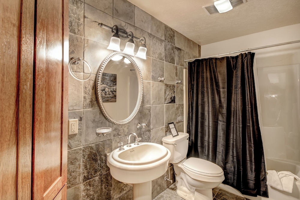 Blue Lake Lodge by Ruidoso Vacation Rentals