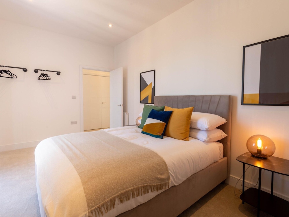 Wimbledon Tennis Retreat 3-bedroom by Sojo Stay view 5