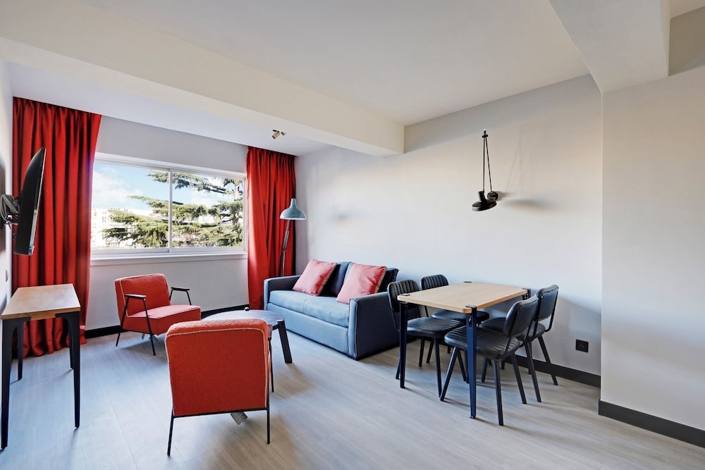 North Paris Suite