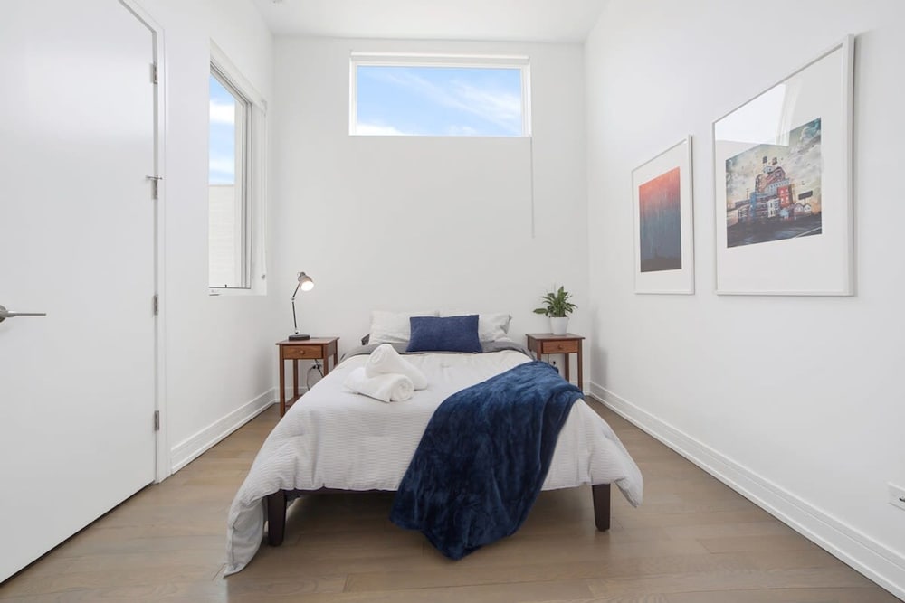 4-bedroom Penthouse w 2 Large Balconies Rooftop