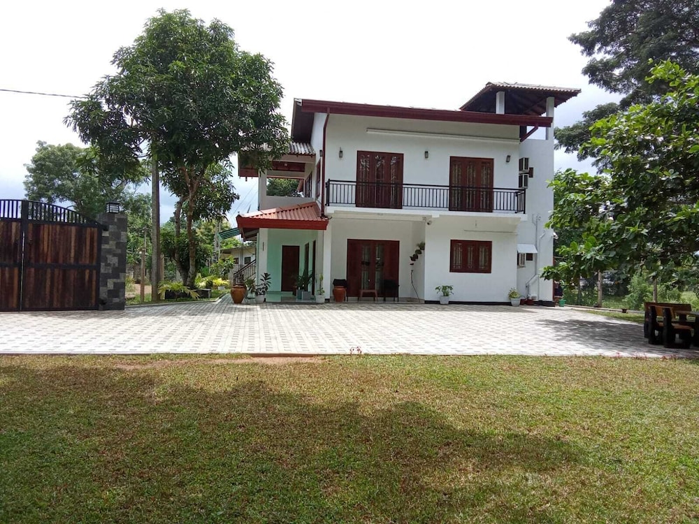 White House Holiday Home view 5