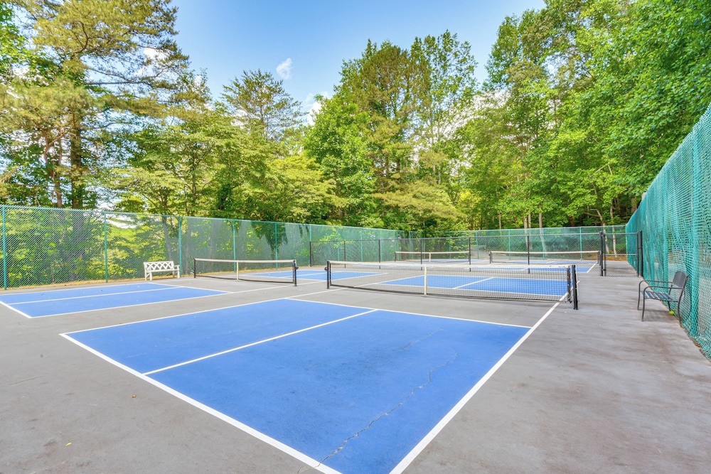 Golf Access & Furnished Deck: Cabin in Clayton