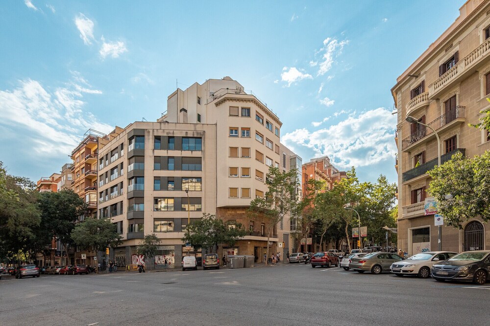 Sagrada Familia Apartment By Olala Homes