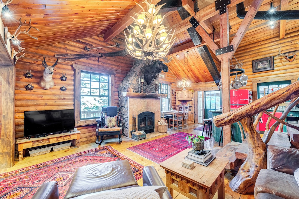 ~ 13 Mi to Main St: Park City Cabin w/ Mtn Views!
