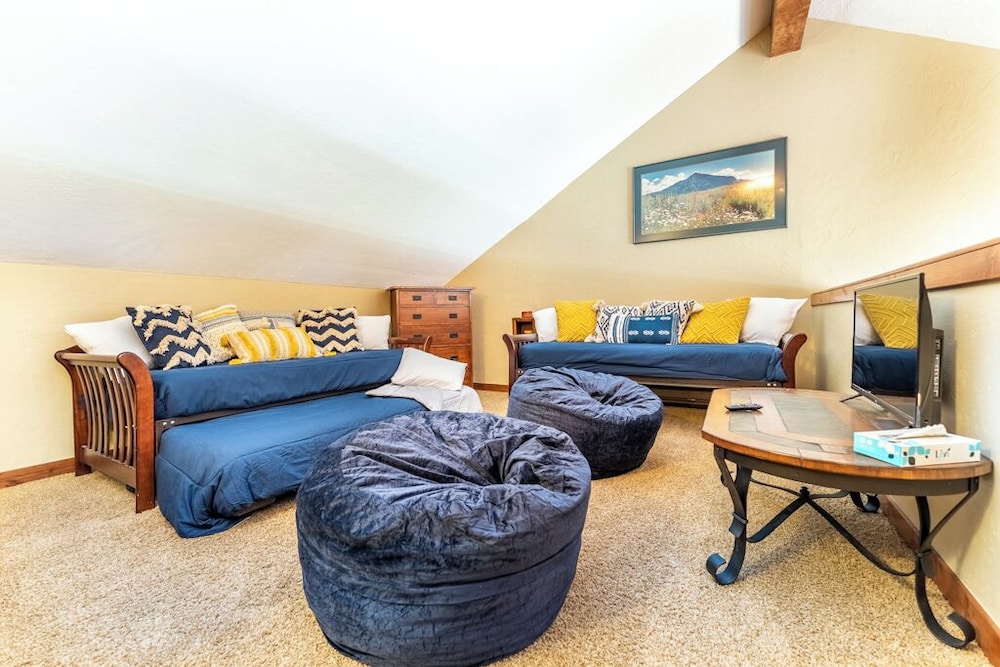 Cinnamon Ridge Building 1, #142