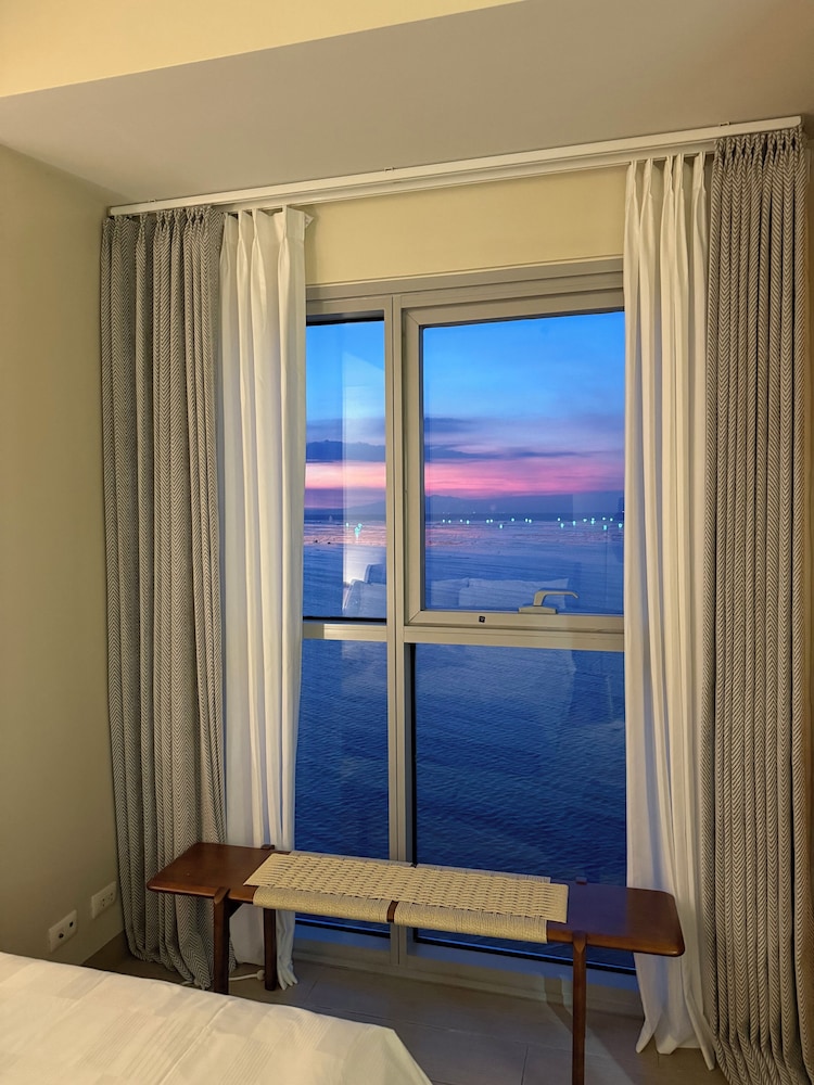 Luxurious European Style Penthouse Modern Apart ment Cross City of Dreams OKADA SOLAIRE MOA Airport