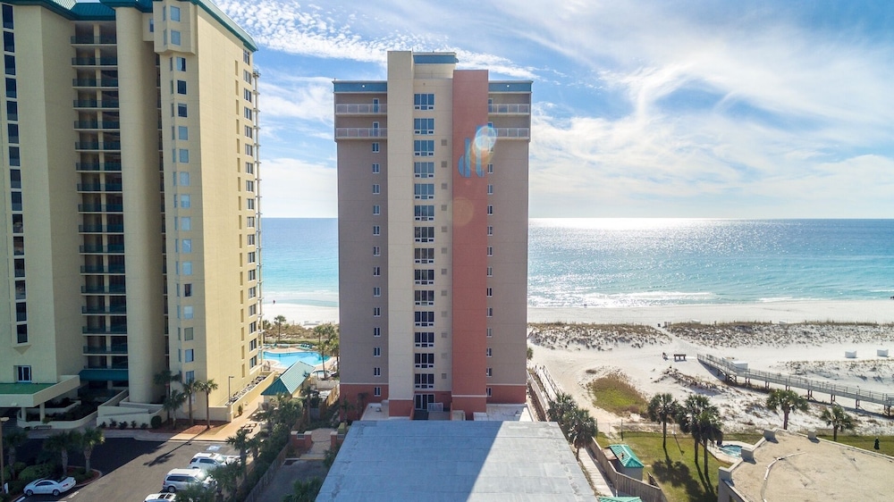 Destin Towers 113 2 Bedroom Condo