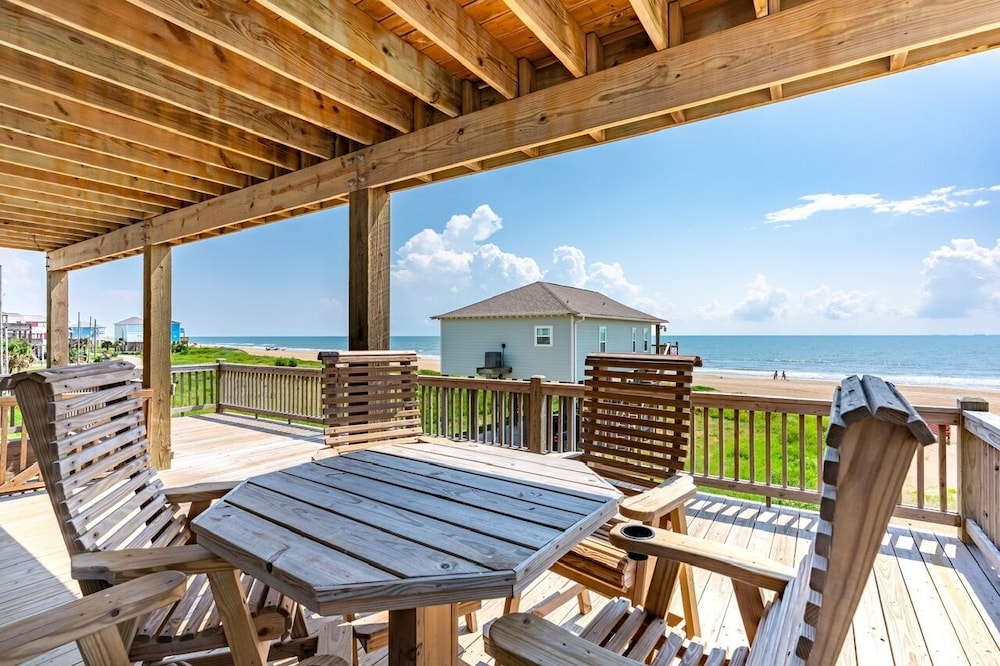 Oceanfront Manor 4 Bedroom Home