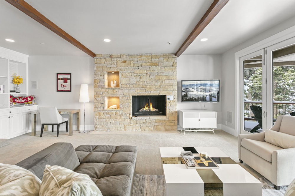 6977 Silver Lake Drive - 5 Bedroom Private Home with Hot Tub 5 Home