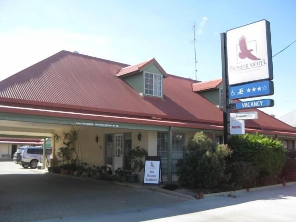 Pioneer Motel