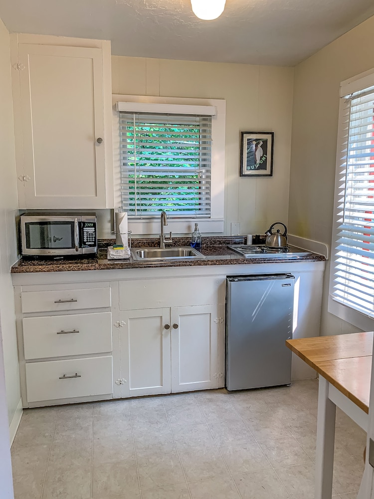 Ashland Vacations - Palm Cottages - Property Image 2